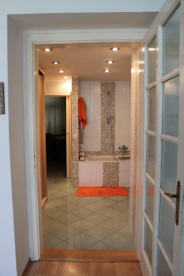 Cosy Apartment Under The Tower Praha Exteriér fotografie