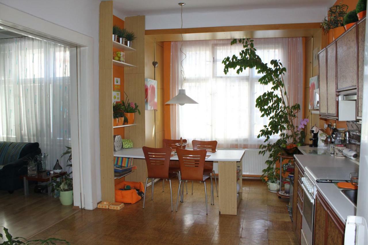 Cosy Apartment Under The Tower Praha Exteriér fotografie